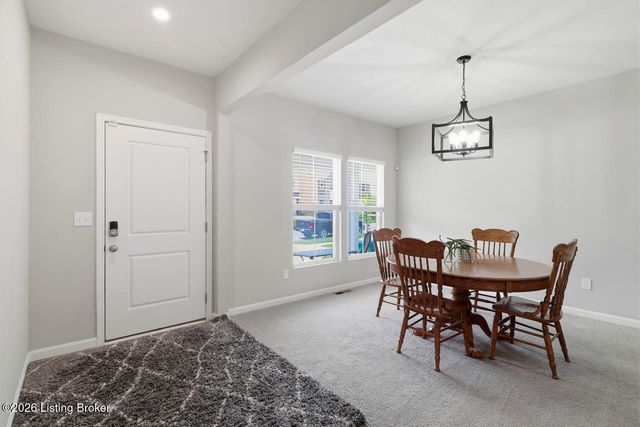 1924 Martingale Ln, Louisville, KY 40245