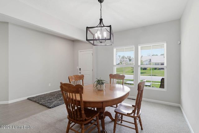 1924 Martingale Ln, Louisville, KY 40245
