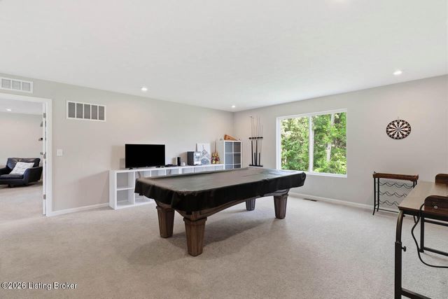1924 Martingale Ln, Louisville, KY 40245