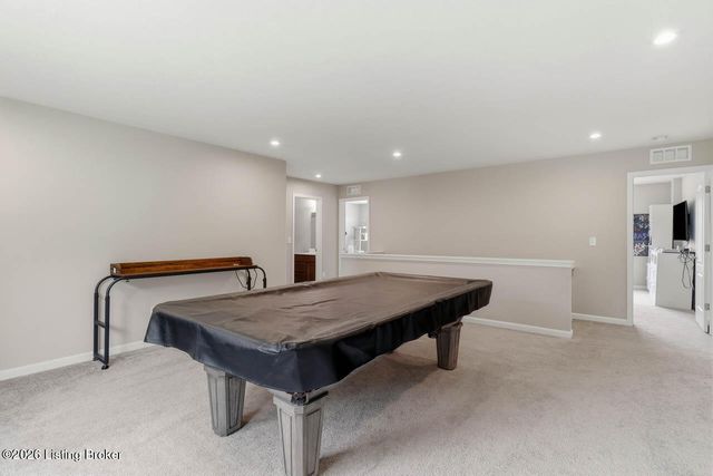 1924 Martingale Ln, Louisville, KY 40245