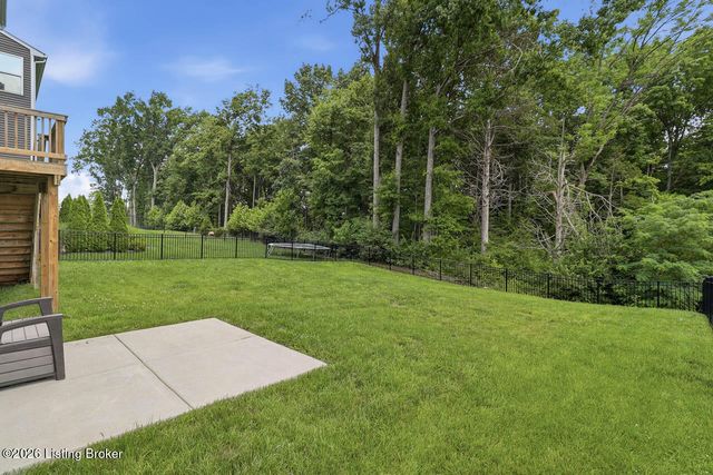 1924 Martingale Ln, Louisville, KY 40245