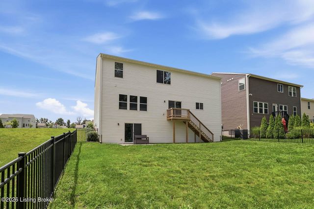 1924 Martingale Ln, Louisville, KY 40245