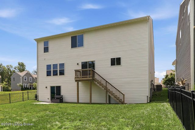 1924 Martingale Ln, Louisville, KY 40245