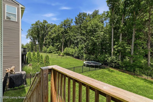 1924 Martingale Ln, Louisville, KY 40245