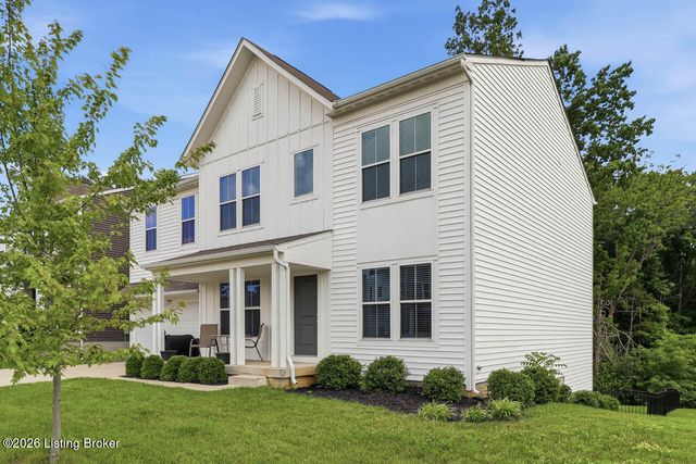 1924 Martingale Ln, Louisville, KY 40245