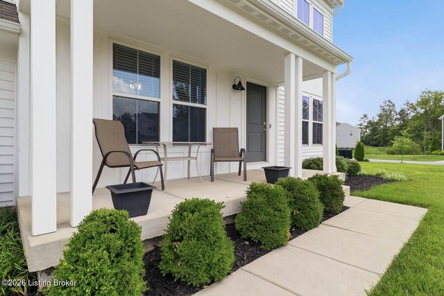 1924 Martingale Ln, Louisville, KY 40245