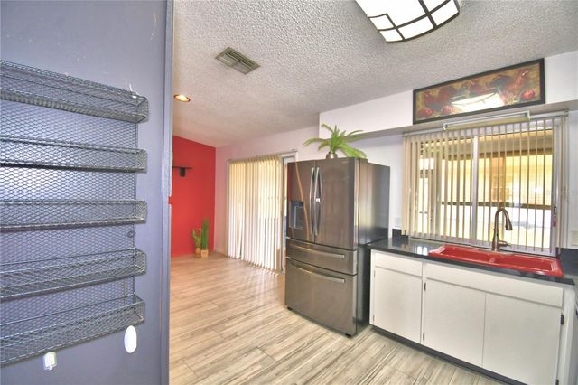 4853 COLONNADES CIRCLE E, Lakeland, FL 33811