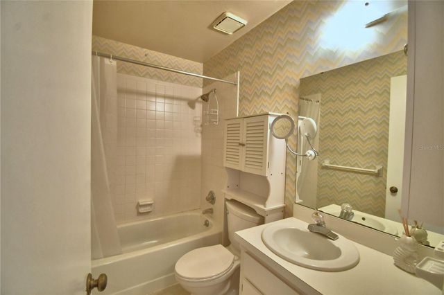 4853 COLONNADES CIRCLE E, Lakeland, FL 33811