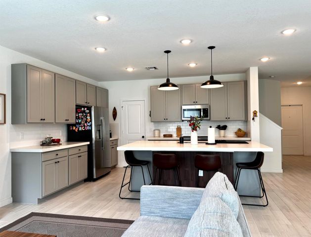 649 NE Waters Edge Lane, Port St Lucie, FL 34983