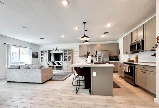 649 NE Waters Edge Lane, Port St Lucie, FL 34983