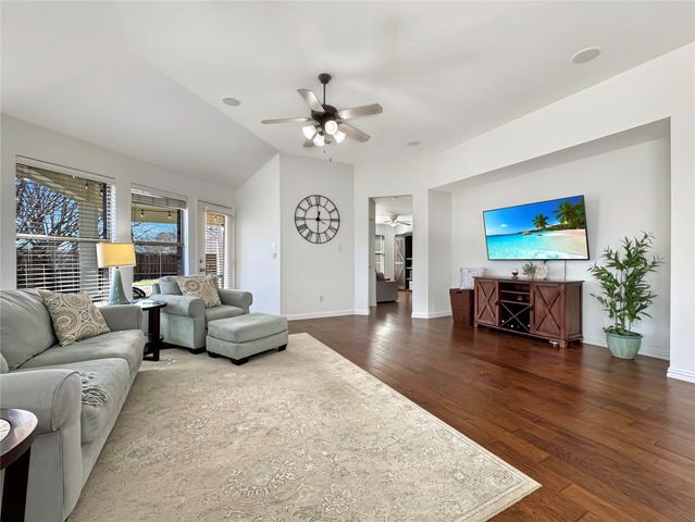 2701 Indian Oak Drive, Mckinney, TX 75071