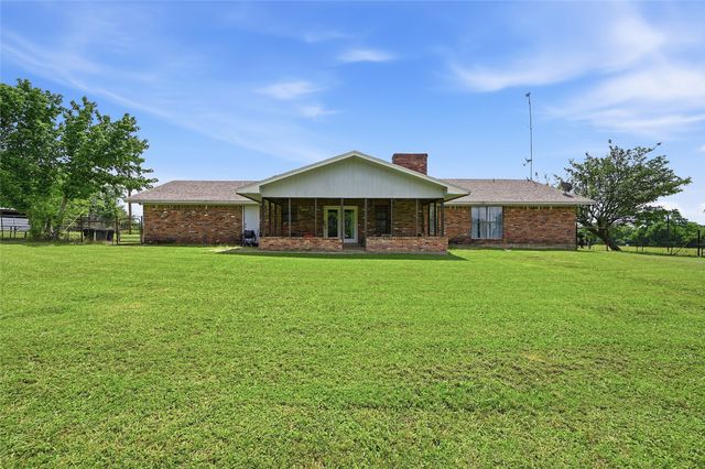 1108 S Farm Market 2077, Dodd City, TX 75438