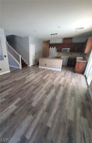 7349 Dolphine Crest Avenue, Las Vegas, NV 89129