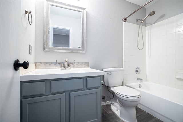 1009 Chesterfield Drive, Murphy, TX 75094