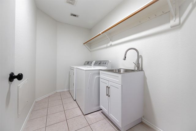 1009 Chesterfield Drive, Murphy, TX 75094