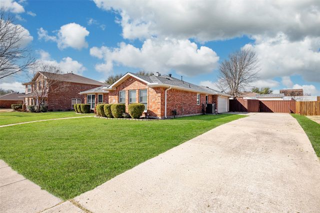 1009 Chesterfield Drive, Murphy, TX 75094