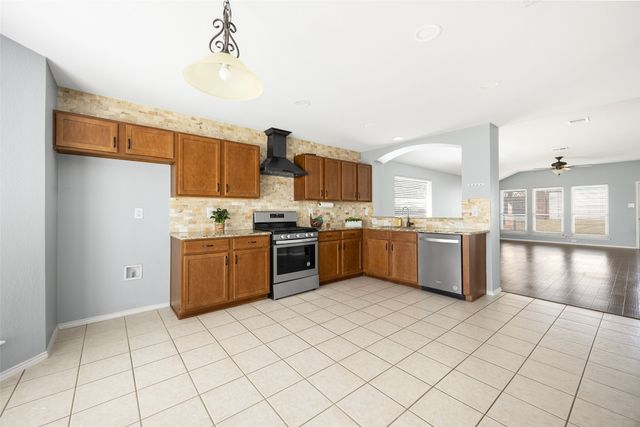 1009 Chesterfield Drive, Murphy, TX 75094