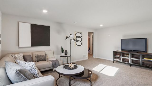 922 33rd Street SE, Altoona, IA 50009