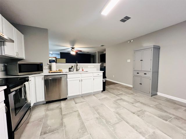 856 Poncho Lane, Fort Worth, TX 76052