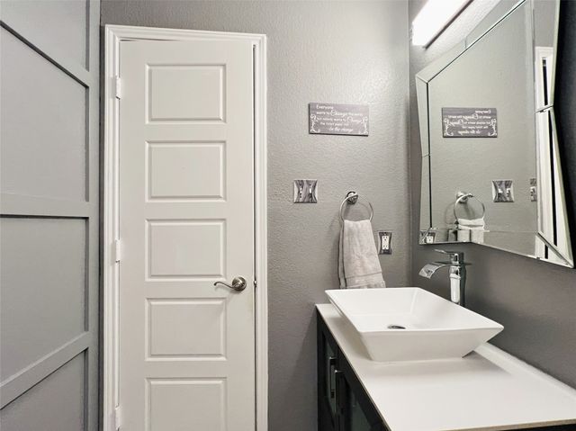856 Poncho Lane, Fort Worth, TX 76052