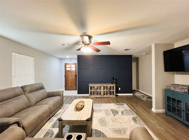 856 Poncho Lane, Fort Worth, TX 76052