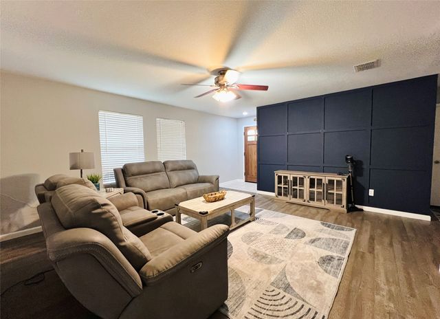 856 Poncho Lane, Fort Worth, TX 76052