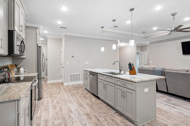 36 Lee Lane, Mary Esther, FL 32569