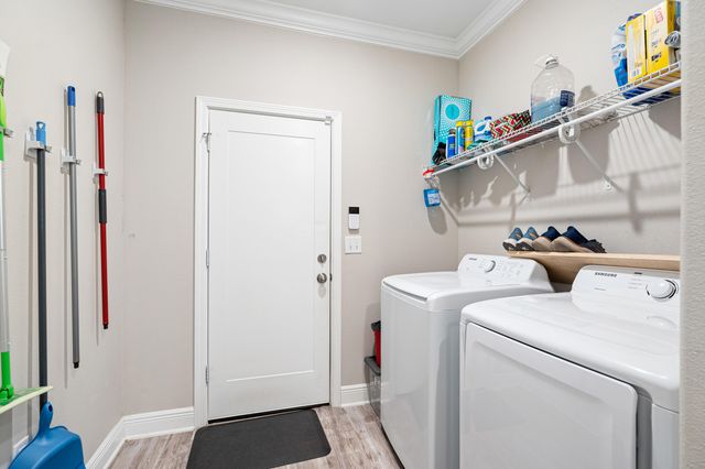 36 Lee Lane, Mary Esther, FL 32569