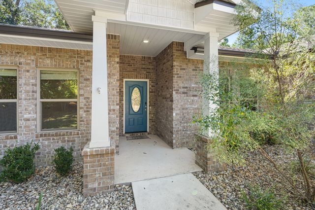 36 Lee Lane, Mary Esther, FL 32569