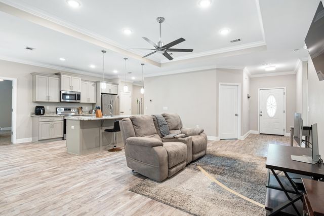 36 Lee Lane, Mary Esther, FL 32569