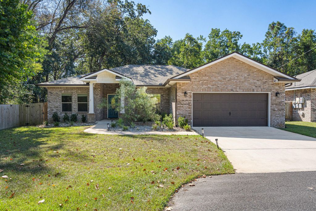 36 Lee Lane, Mary Esther, FL 32569