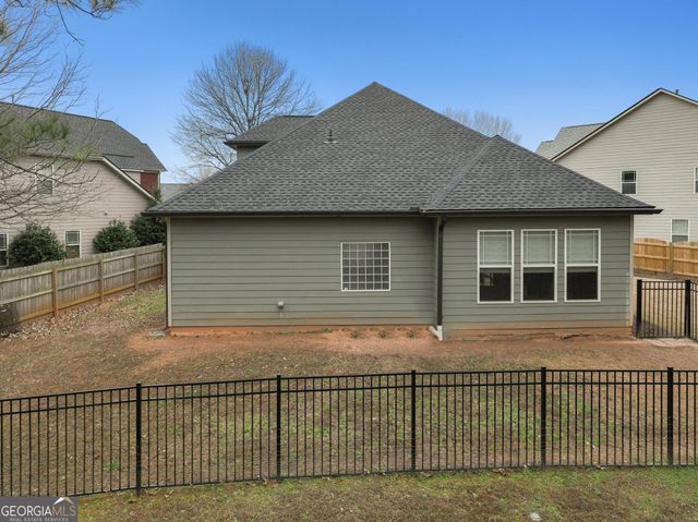 18 Stone Court, Newnan, GA 30265