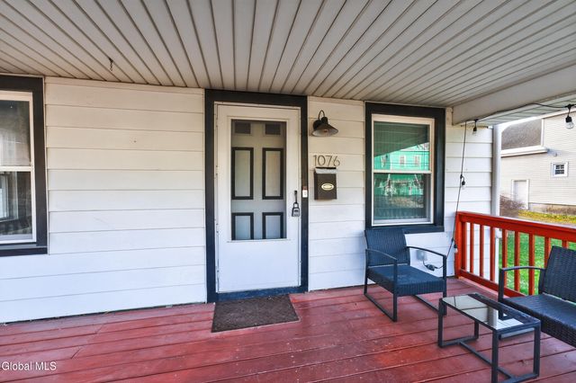 1076 Regent Street, Niskayuna, NY 12309