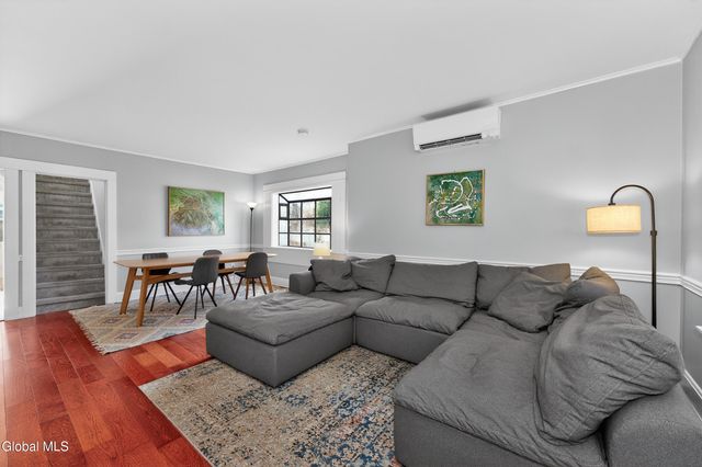 1076 Regent Street, Niskayuna, NY 12309