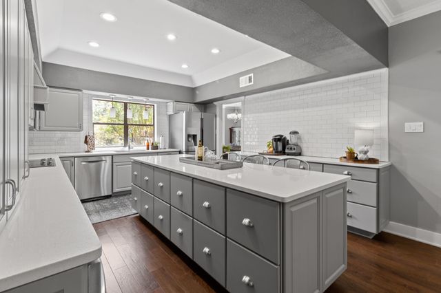 6101 Tiffany Oaks Lane, Arlington, TX 76016