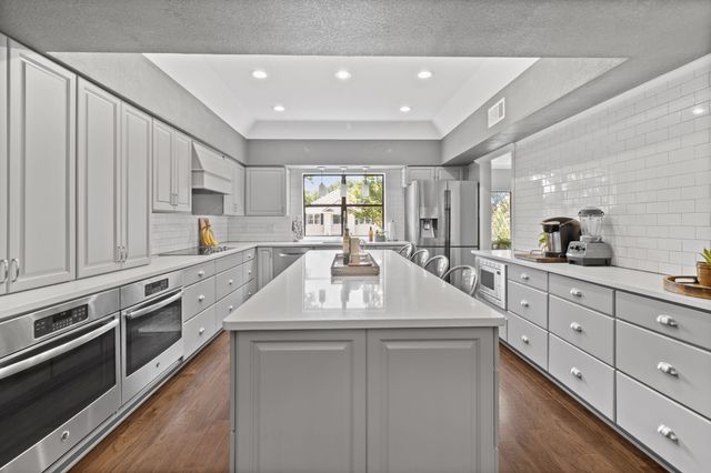 6101 Tiffany Oaks Lane, Arlington, TX 76016