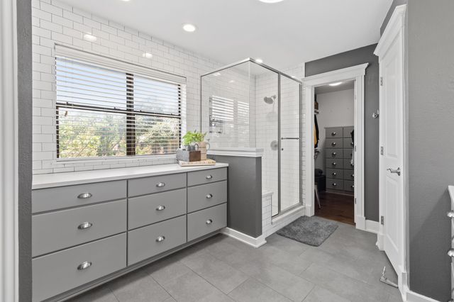 6101 Tiffany Oaks Lane, Arlington, TX 76016