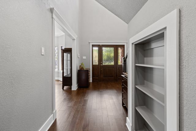 6101 Tiffany Oaks Lane, Arlington, TX 76016