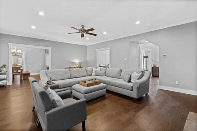 6101 Tiffany Oaks Lane, Arlington, TX 76016