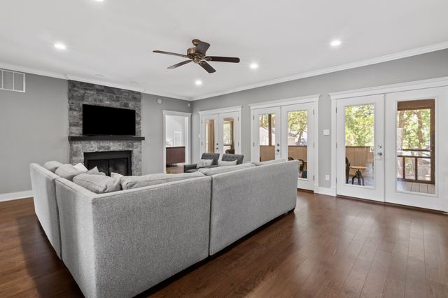 6101 Tiffany Oaks Lane, Arlington, TX 76016