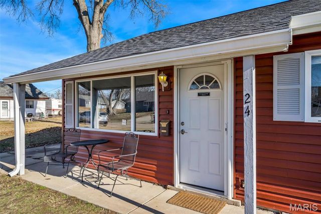 24 Roland Avenue, O'fallon, MO 63366