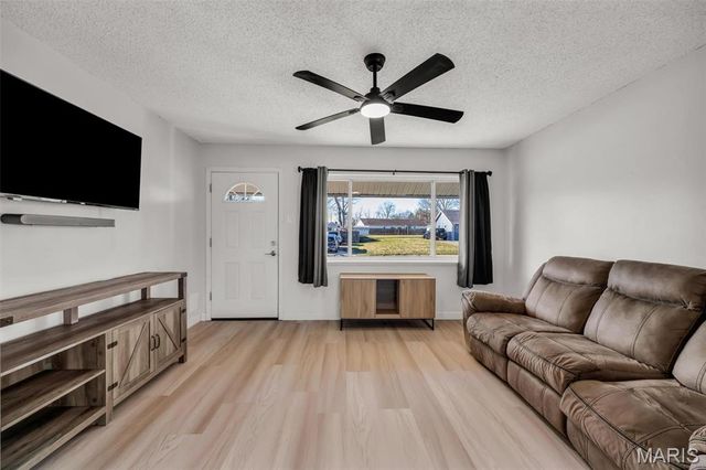 24 Roland Avenue, O'fallon, MO 63366