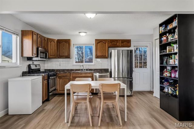 24 Roland Avenue, O'fallon, MO 63366