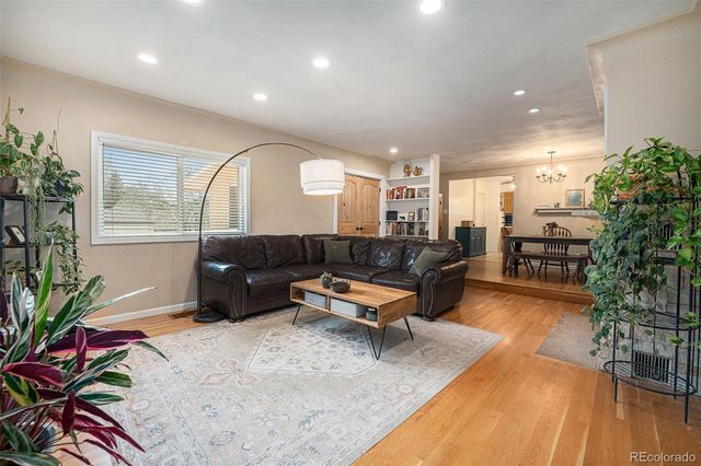 895 Vance Street, Lakewood, CO 80214