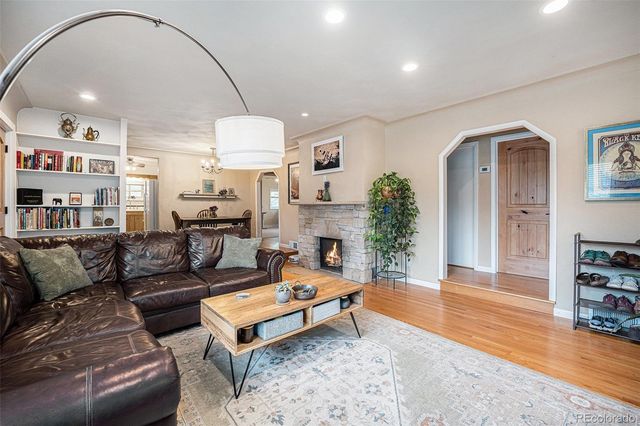 895 Vance Street, Lakewood, CO 80214