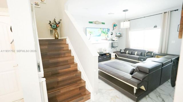 3455 NE 1st St, Homestead, FL 33033