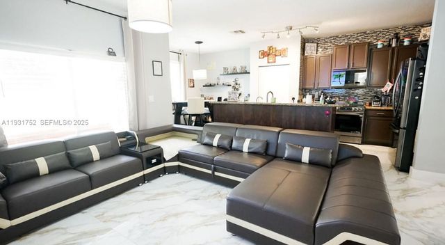 3455 NE 1st St, Homestead, FL 33033