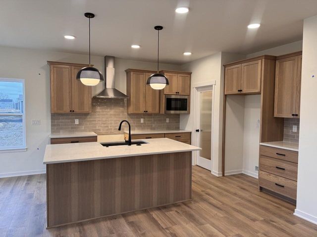 W149N11976 Red Holly DRIVE, Germantown, WI 53022