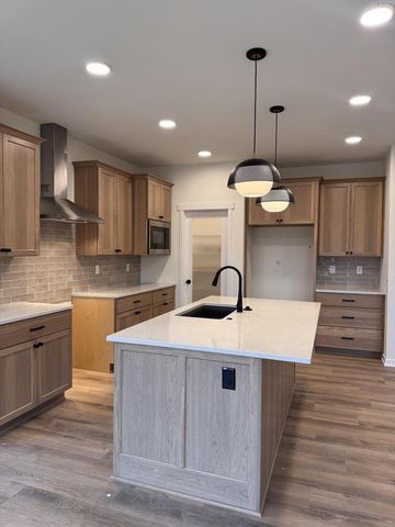 W149N11976 Red Holly DRIVE, Germantown, WI 53022