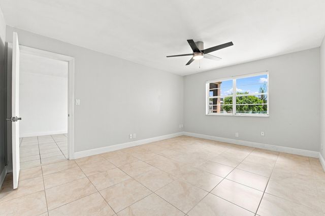 9300 SW 8th Street 219, Boca Raton, FL 33428